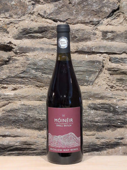Bottle of Móinéir Irish Raspberry Wine