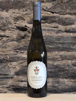 Bottle of Tiroliro Alvarinho Vinho Verde