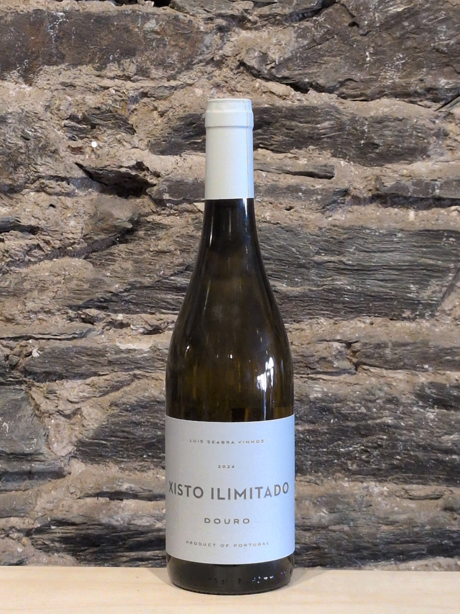Bottle of Xisto Ilimitado Branco