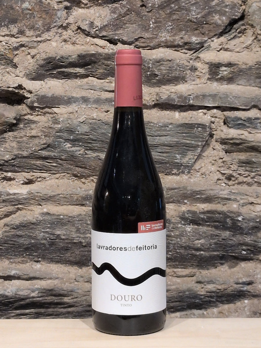Bottle of Lavradores de Feitoria Douro Tinto