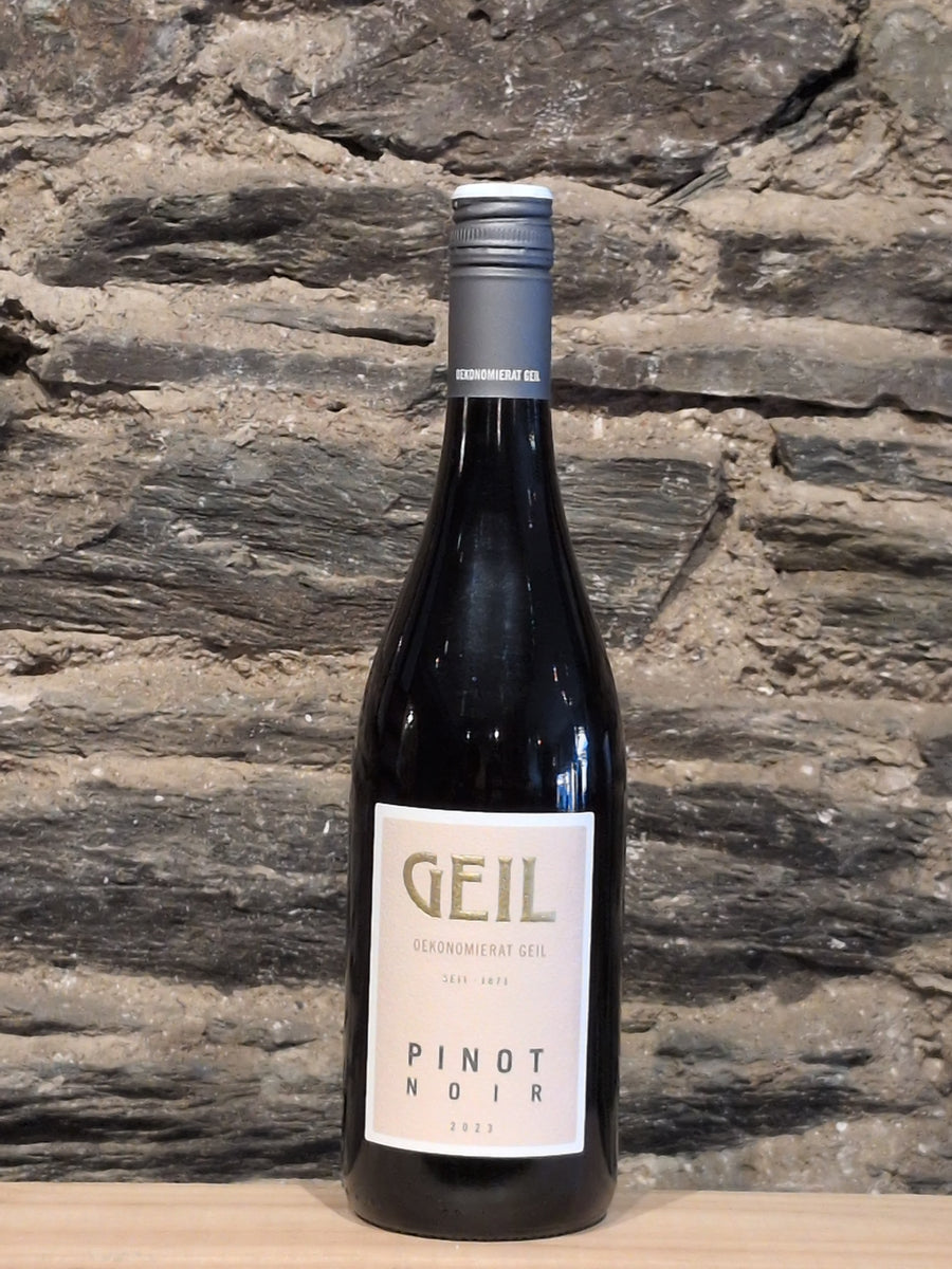 Bottle of Weingut Johannes Geil Pinot Noir Trocken