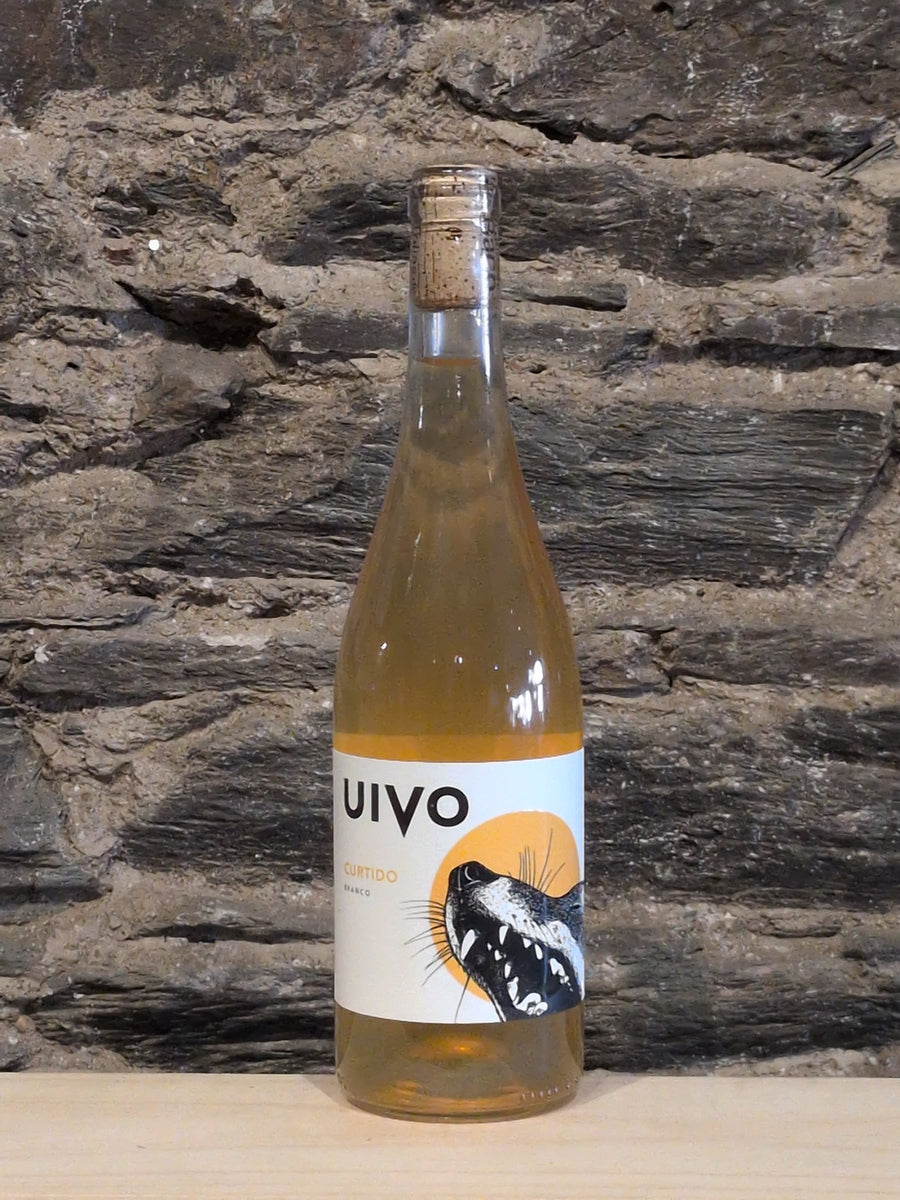 Bottle of Uivo Curtido Branco