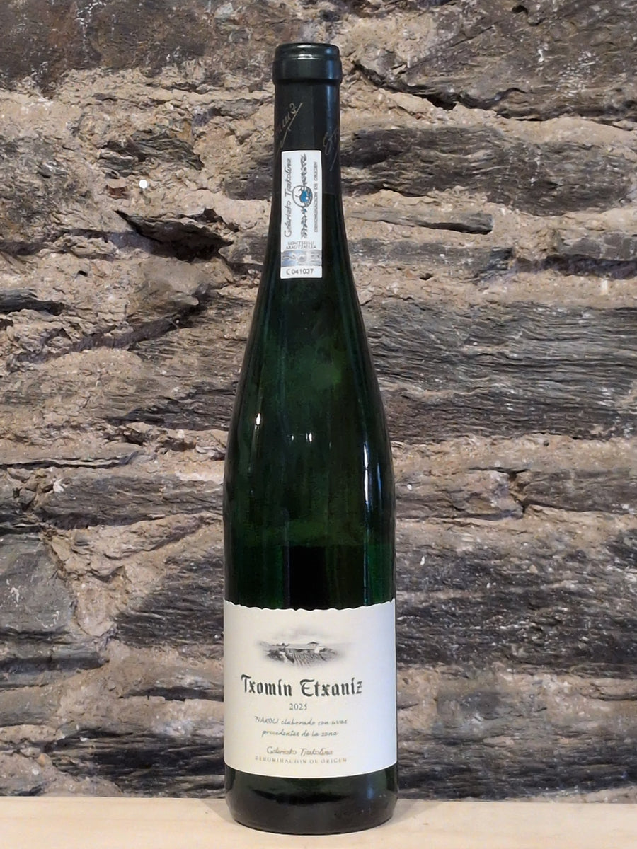 Bottle of Txomin Etxaniz Txakoli